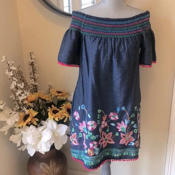 joy joy embroidered dress Black and White Floral Embroidered Dress main image 0
